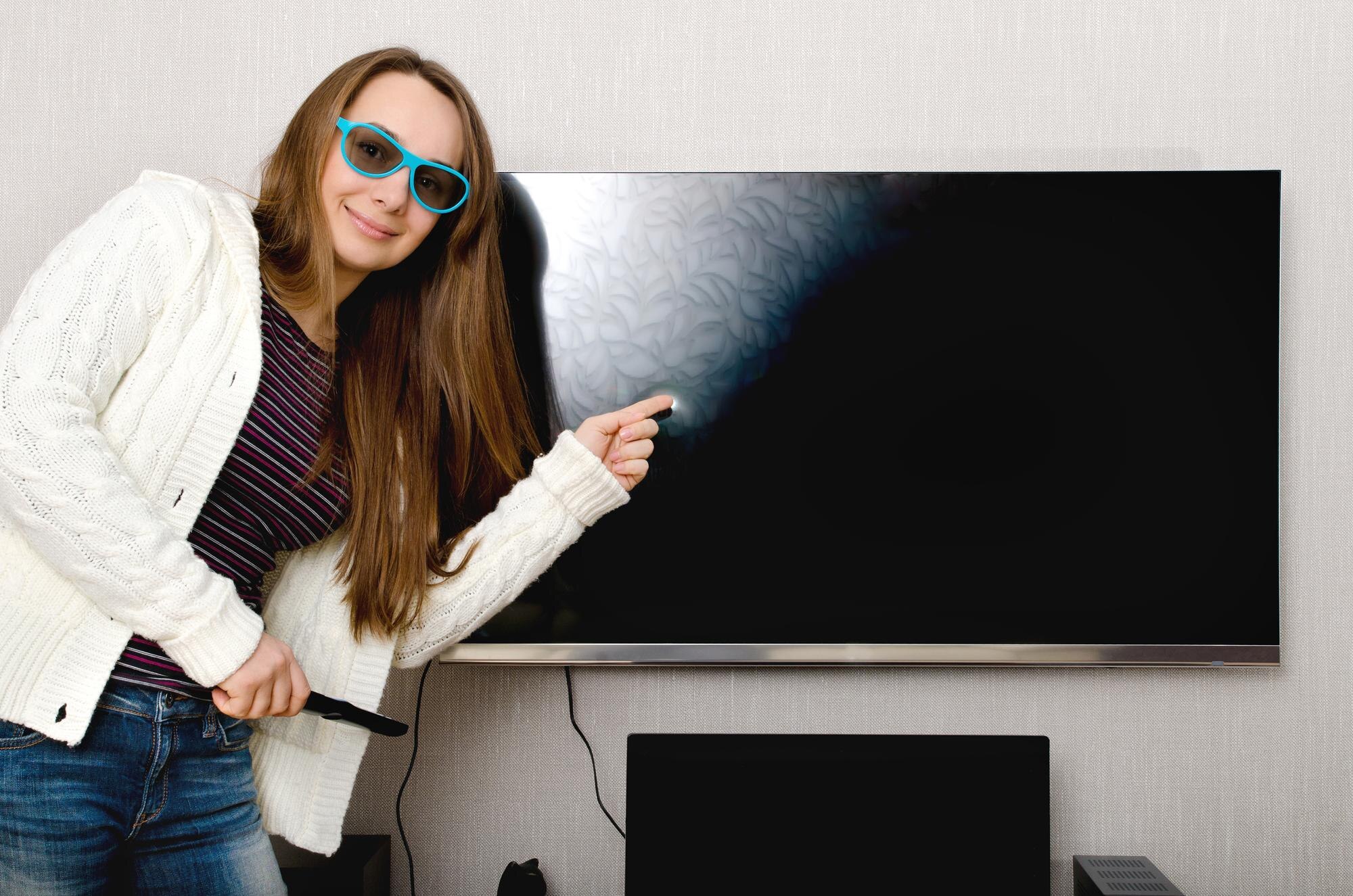 Kobieta z telewizorem