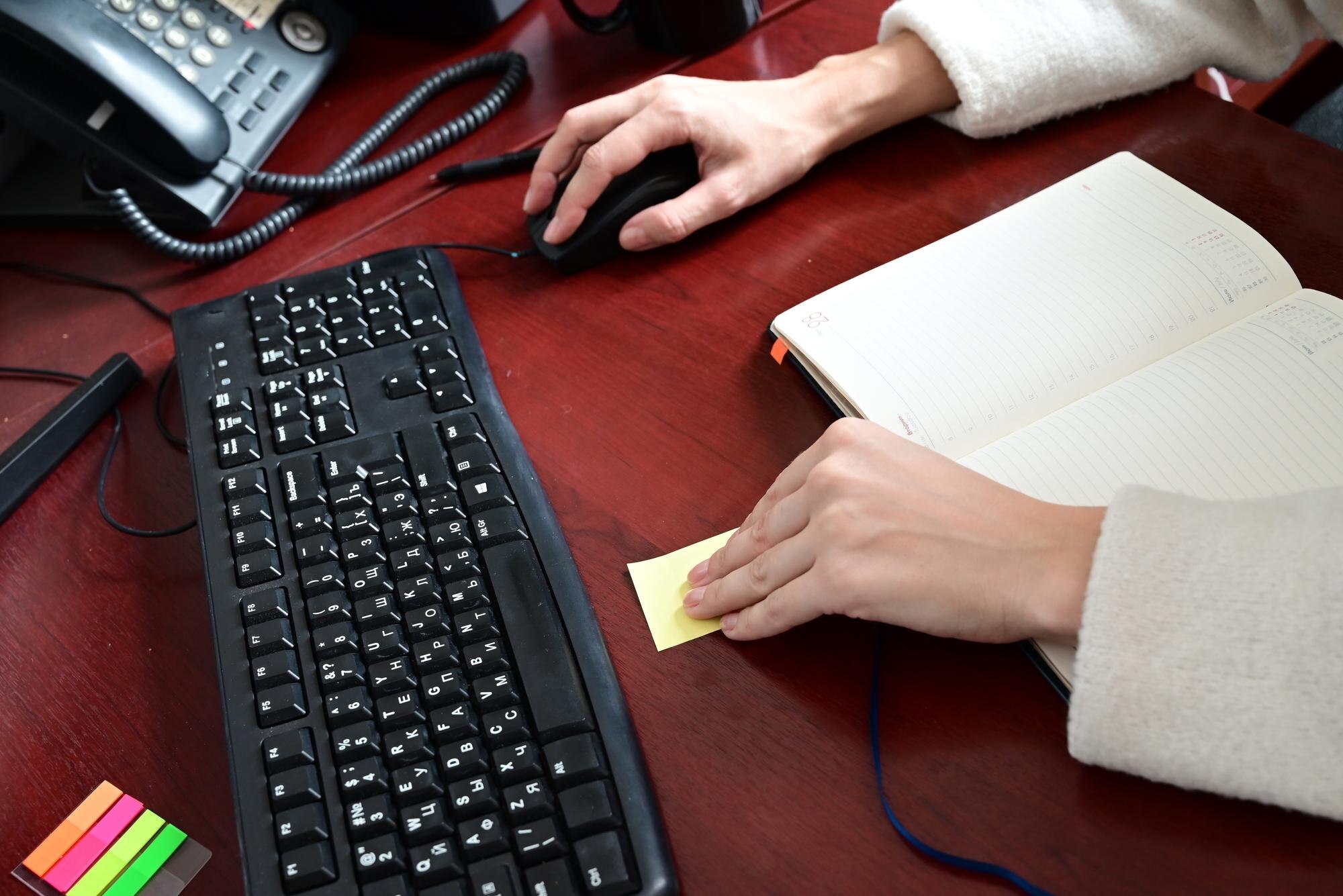 Analityk praca w biurze Praca zdalna i edukacja freelancer