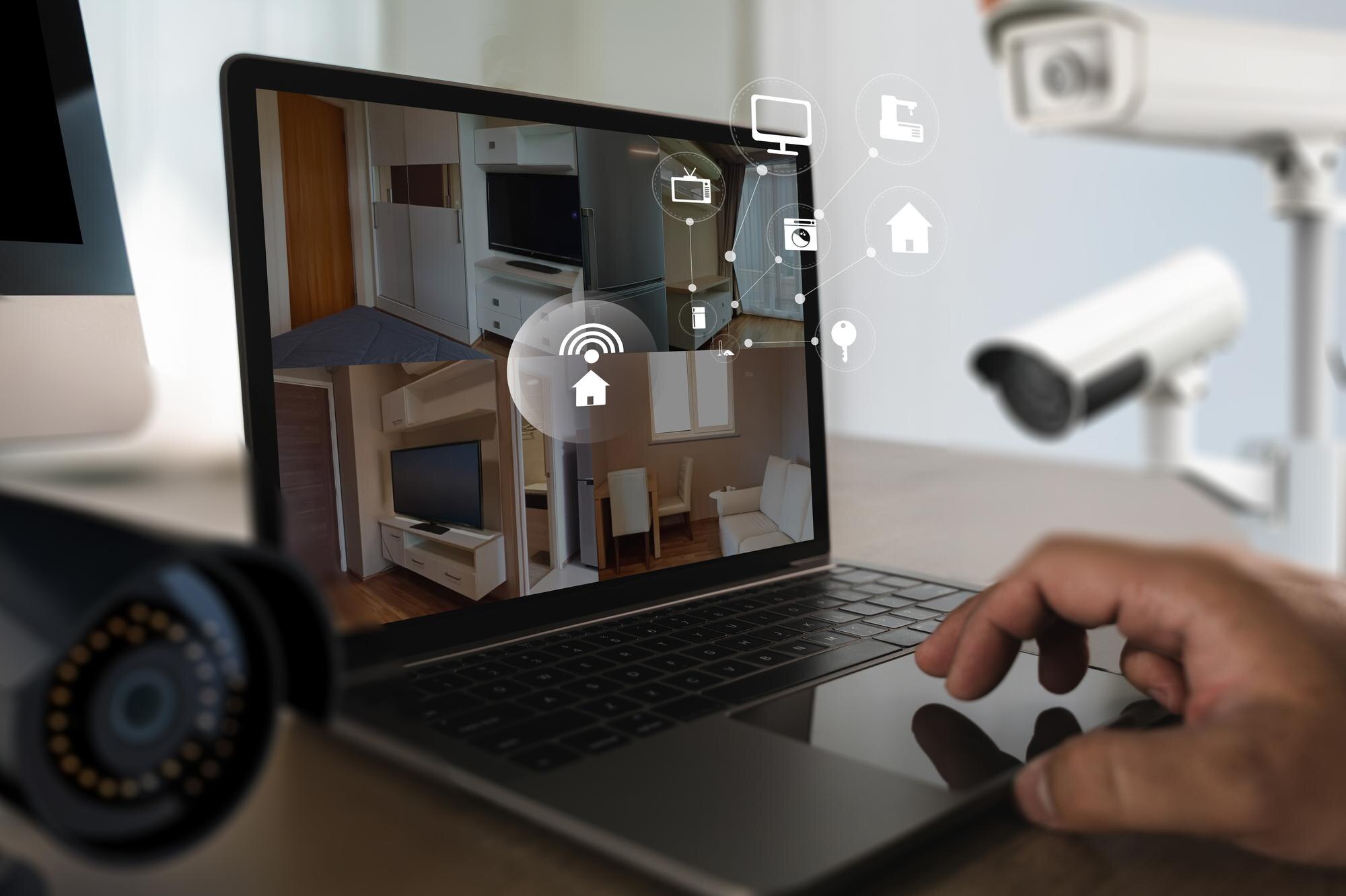 System zabezpieczeń CCTV monitoruje człowieka w biurze z smartfona C