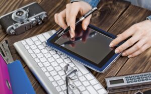 Tablet graficzny Bluetooth – jak wybrać i skonfigurować?